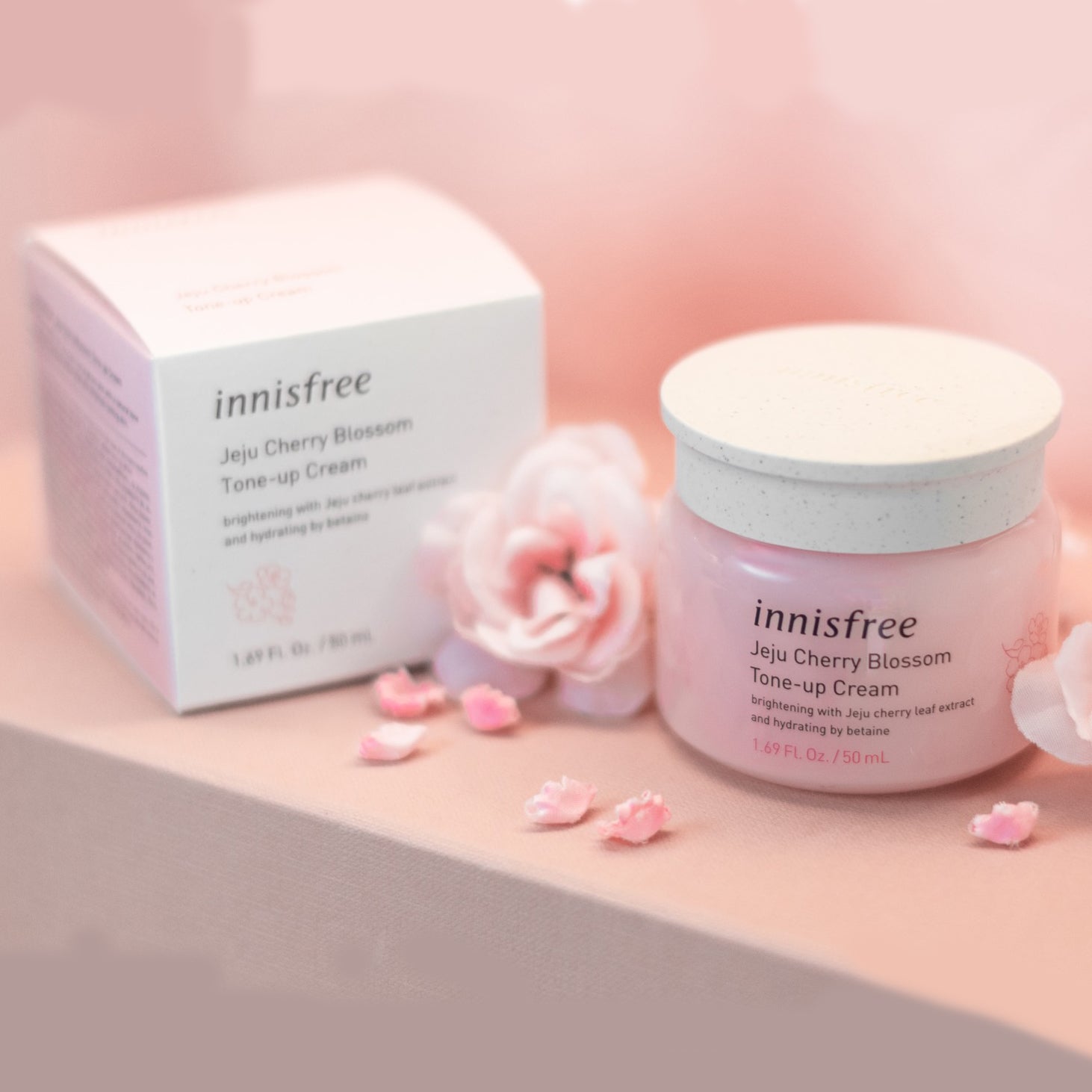 Innisfree Jeju Cherry Blossom Tone-up Cream (50ml)